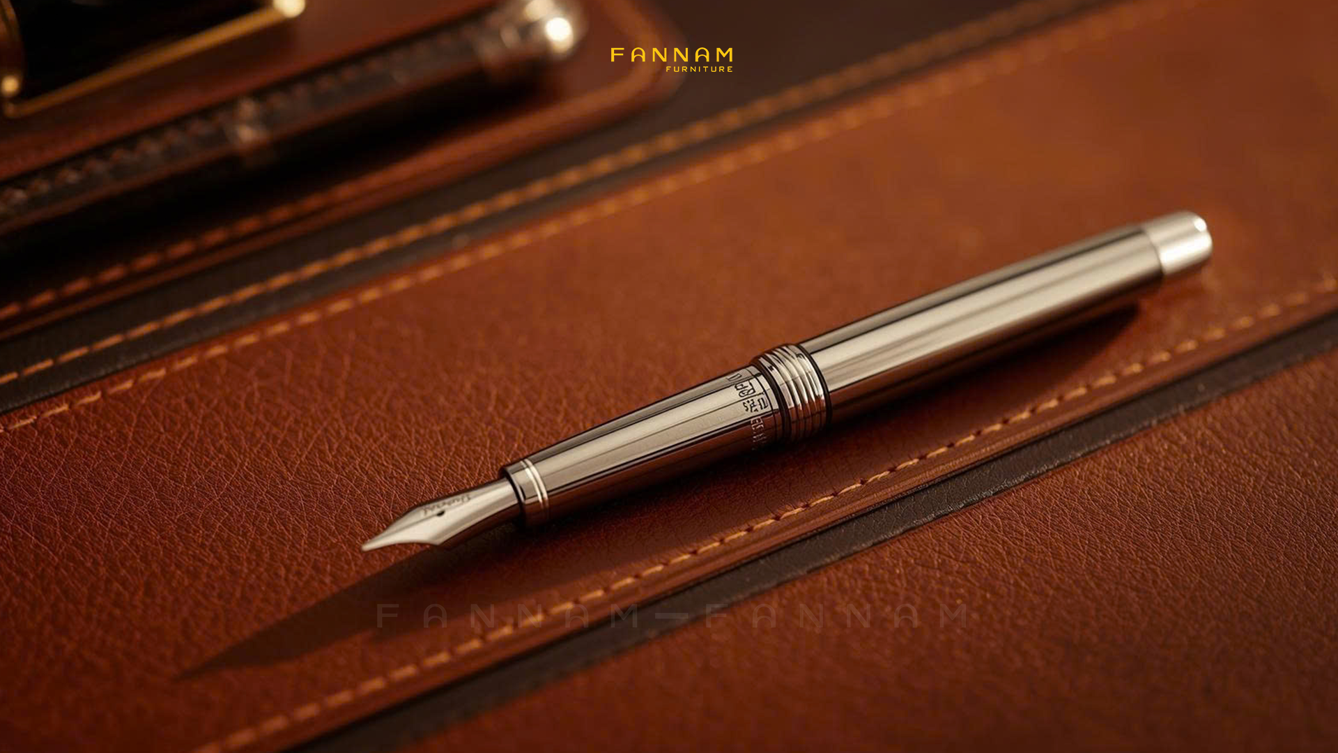 THE SILENT COMMANDER! KHI BÀN LÀM VIỆC LÀ THÁP CANH CHIẾN LƯỢC & QUYỀN LỰC CỦA SỰ TĨNH LẶNG!