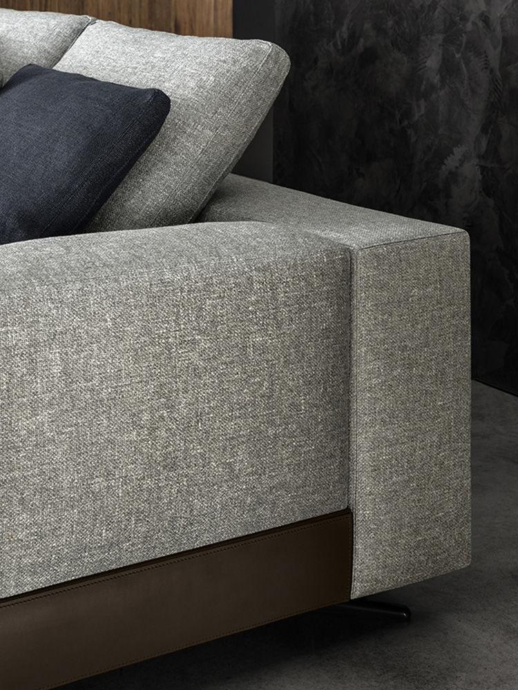 6. Thiết kế tay vịn ảnh hưởng đến diện t&iacute;ch sử dụng sofa