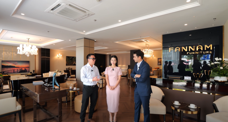 KHI QUÝ ÔNG ĐƯƠNG ĐẠI KHIÊU VŨ CÙNG NÀNG THƠ TÂN CỔ ĐIỂN! TỪ PHÒNG KHÁCH MILAN ĐẾN PHÒNG ĂN VERSAILLES!